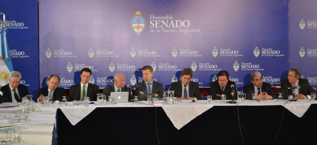 Reforma del nuevo Código. Enrico, junto a los senadores Anibal Fernandez_ Pedro Guastavino y Rodolfo Urtubey (1)