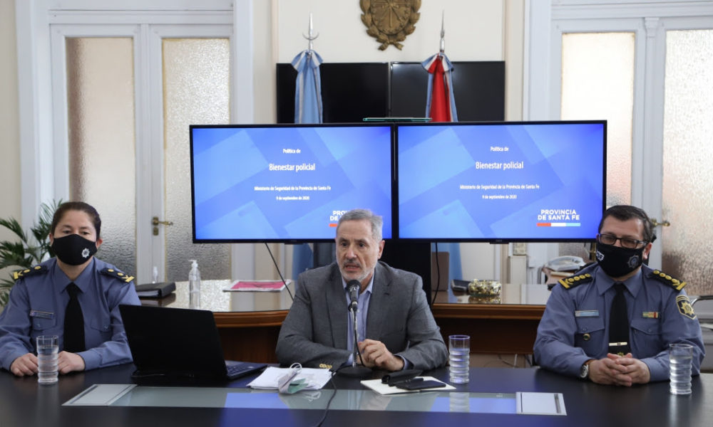 El gobierno de Santa Fe anunció la recomposición salarial de la Policía ...